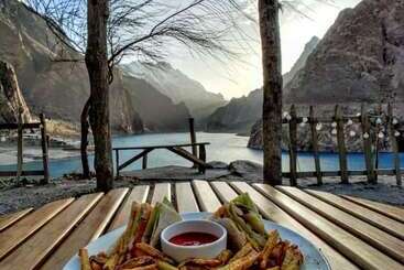 هتل Orangeloft Attabad Lake Hunza