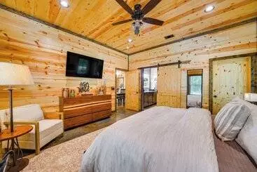 Vakantiehuisje Broken Bow Cabin Near Choctaw Casino: Hot Tub!