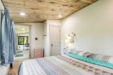 コテージ Dandridge Home On Douglas Lake W/ Hot Tub & Dock!