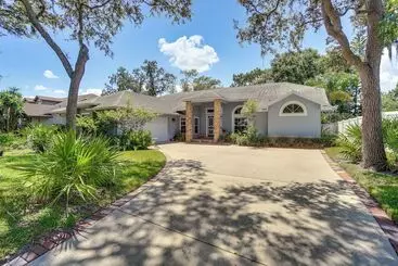 Mökkimajoitus Screened Lanai + Fenced Yard: Luxe Orlando Home