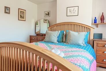 بنسيون Lovely 2 Bd With Stunning Views Over Stroud Valley