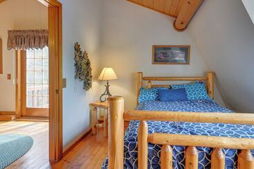 קוטג'' Spacious Sterling Cabin: Game Room, Private Pond!