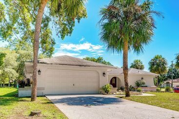 Casa Rural Spring Hill Home: Private Pool, 9 Mi To Beach!
