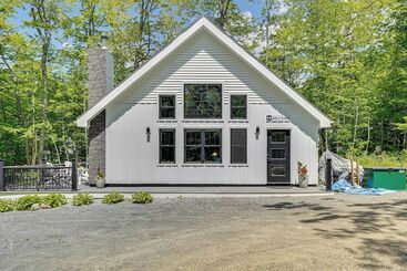 Landhus Near Hiking Trails & Ski Resorts: Killington Home!