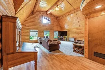 コテージ Roomy Log Cabin W/ Hot Tub, Walk To Kenai River!