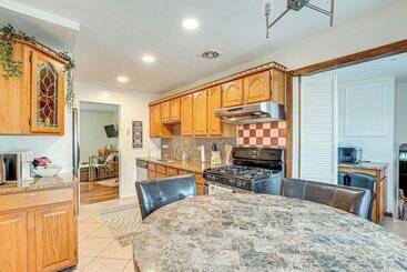 Сельский дом Somerset Home W/ Large Yard Near Parks & Trails