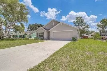 Vakantiehuisje Spring Hill Retreat W/ Patio & Yard, Near Kayaking