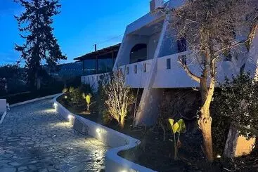 Thalia Bloom Villa Apartments