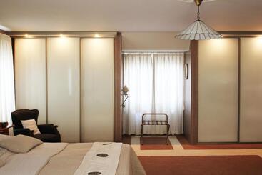 ベッドアンドブレックファースト Short Stay Emmen