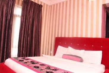 Emirates International Hotel & Suites