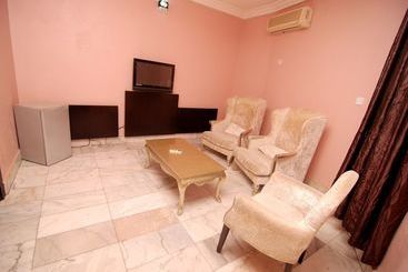 Emirates International Hotel & Suites