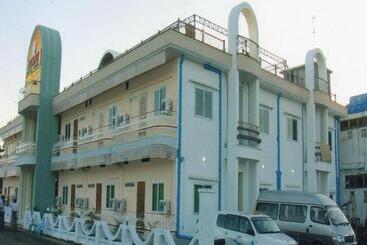 هتل Alliance Resort