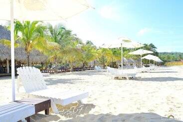 فندق Arenas Beach