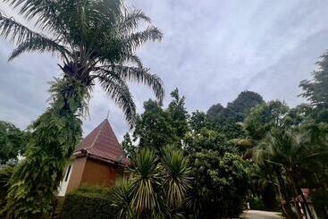 Otel Oyo 75517 Mananchaya Resort