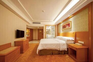 Vienna Hotel Qidong South Gongyuan Road