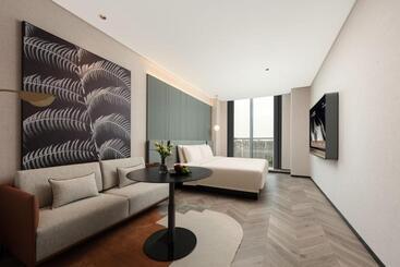 Atour Hotel Shanghai Lingang Wanda Plaza