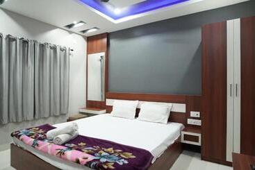 فندق Diya Lodge !! Near Toy Train Park !! New Digha !!
