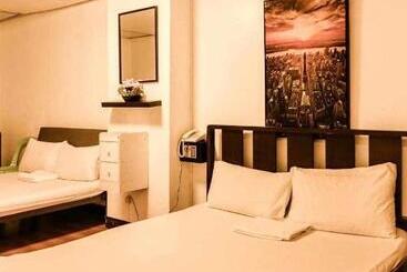 Hotel Reddoorz At Emperor Manila Boutique
