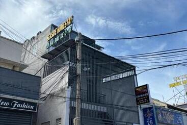 هتل Seaside Homestay