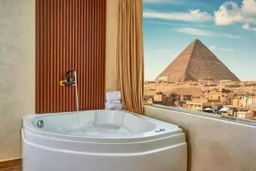 Léo Pâtre Pyramids Hotel   Foreiigners Only