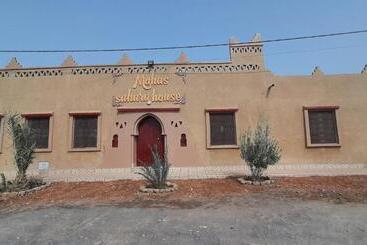 Pension Sahara House