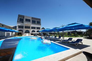 Ketrin Hotel Restaurant