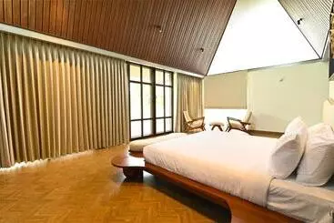 Lomakeskus Sandesh Water Edge Kabini