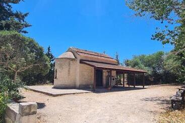 Arodes Asteria Volunteer & Youth Eco Hostel