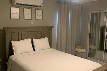 פנסיון Summer Lyns Escape