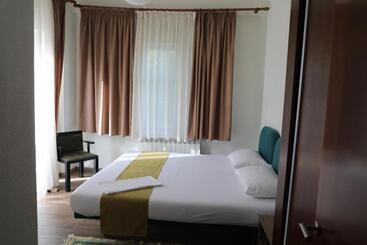 Hotel Stani I Hoxhes