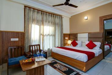 ホテル Varuni Plaza Mcleoad Ganj !! Top Rated & Most Awarded Property In Mcleoad Ganj