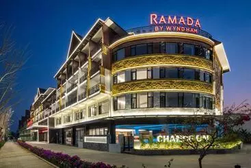 هتل Ramada By Wyndham Xishuangbanna Jinghong