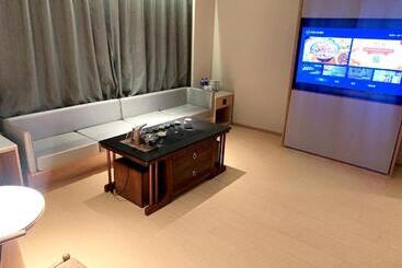 Hanting Premium Hotel Shenyang Taiyuan Street Metro Station