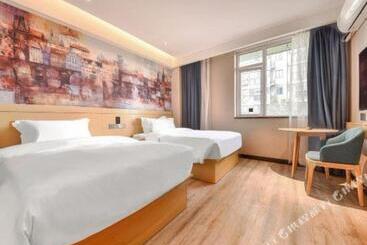 בית מלון כפרי City Comfort Inn Happy Valley Chengdu