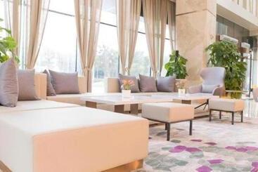 Lavande Hotel Nanchang Aixihu Shida