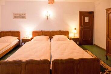 ペンション Burg