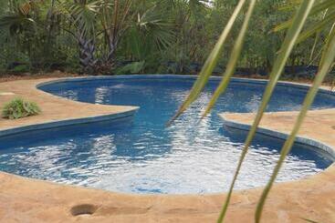 Bed and Breakfast Bahati Diani House Glamping