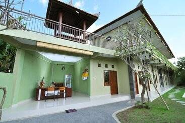 ベッドアンドブレックファースト Cempaka Mas Guest House Canggu