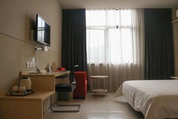 Hotel Jinjiang Inn Shanghai Chedun Studios