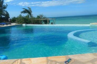 هتل Marafiki Bungalows