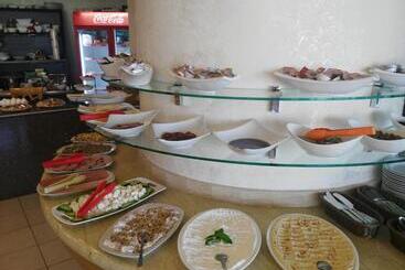 Отель Saleem Afandi