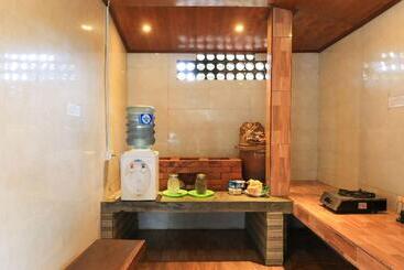 Halaman Depan Hostel