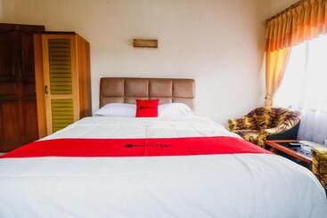 Capital O Hotel Andalus Cibogo Puncak