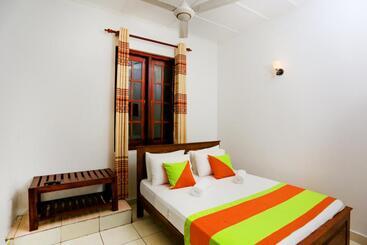 Hotel Citrus Cafe & Restaurant