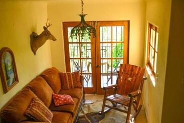 هتل Rancho Tierra Alta