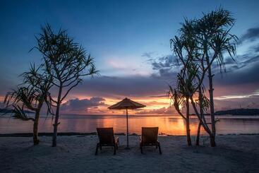 Lomakeskus Sunset House Gili Meno
