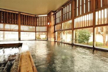 료칸 Kansuien Kakuraku