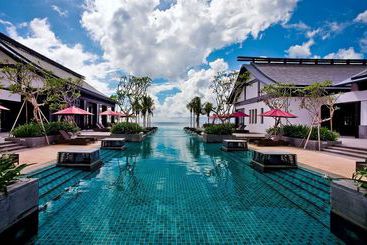 Отель Narada Resort & Spa Perfume Bay