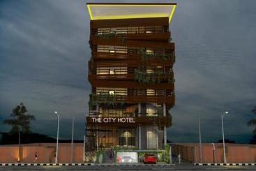 Отель The City