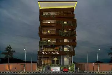 Hotel The City